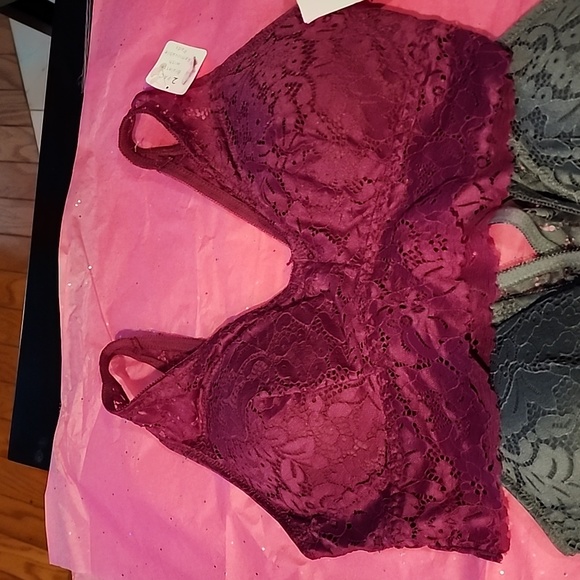 Two Jessica Simpson Bralettes - Picture 5 of 9